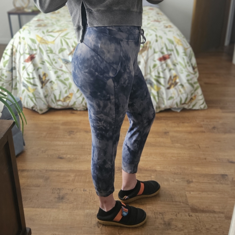 Lululemon Tie Dye Pants, Size 4